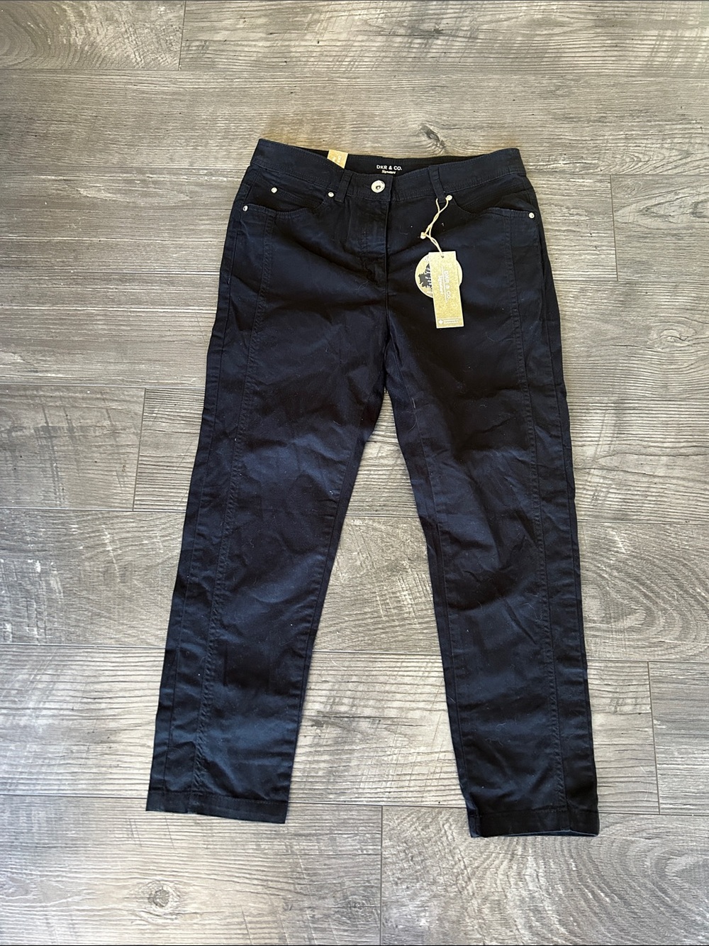 New with tags Black Cropped Ankle Pants